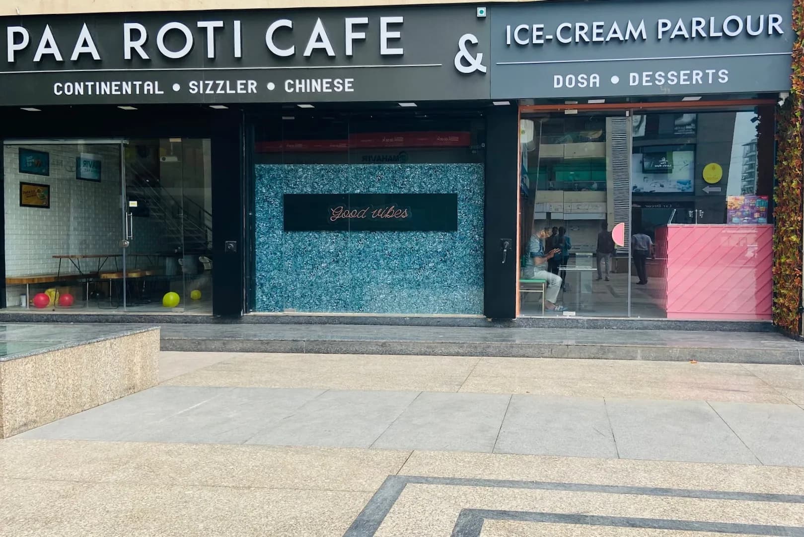 Paa Roti Cafe