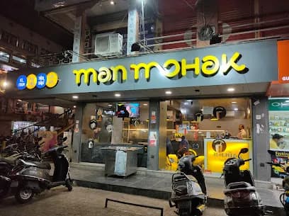 Man mohak ice-cream