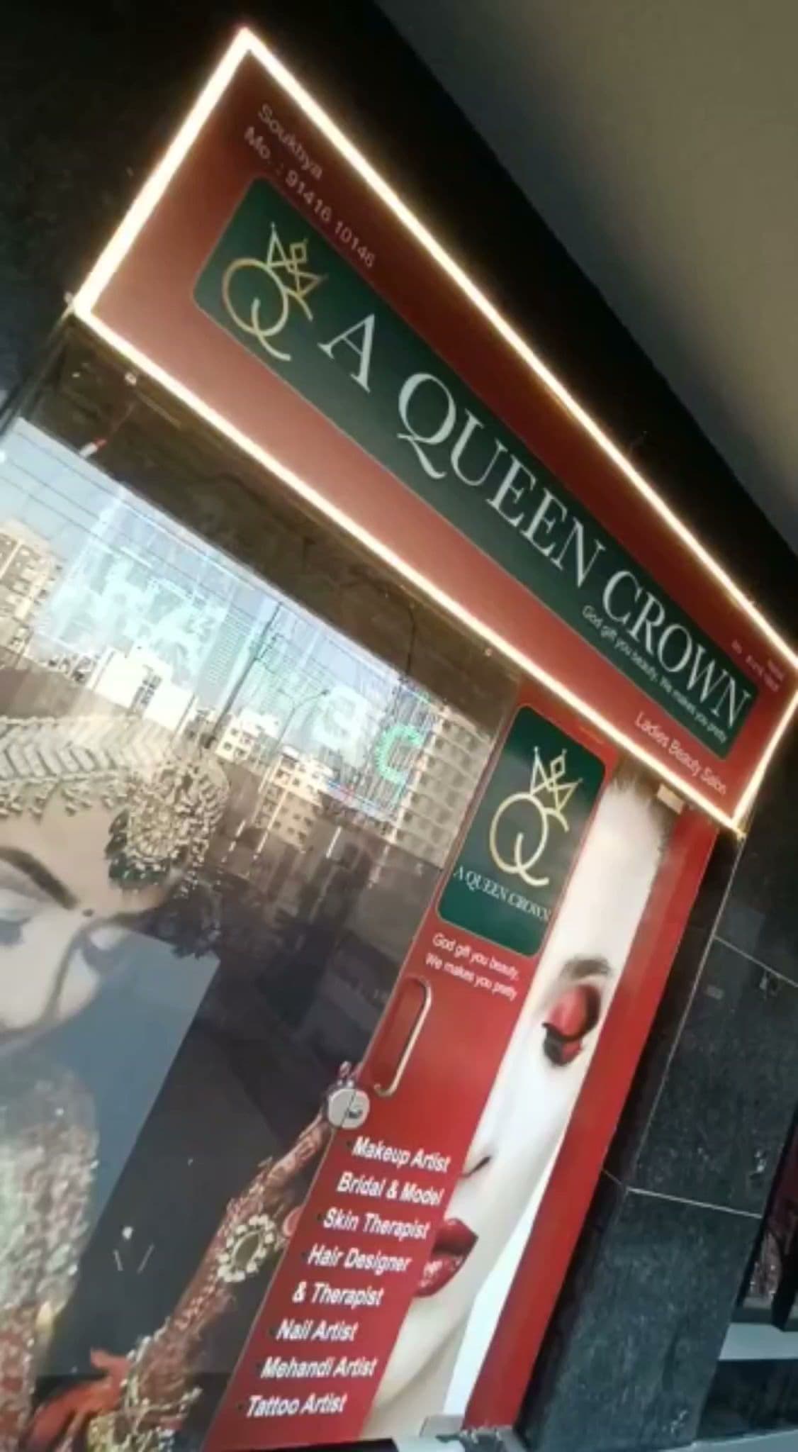 A QUEEN CROWN Hair & Beauty Salon