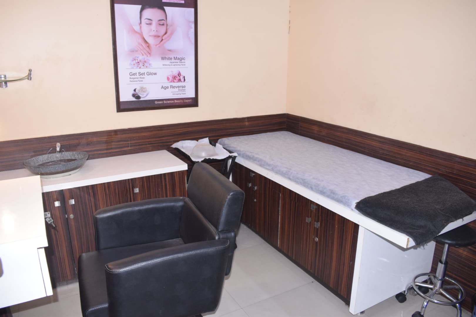 Advance Unisex Salon & Academy