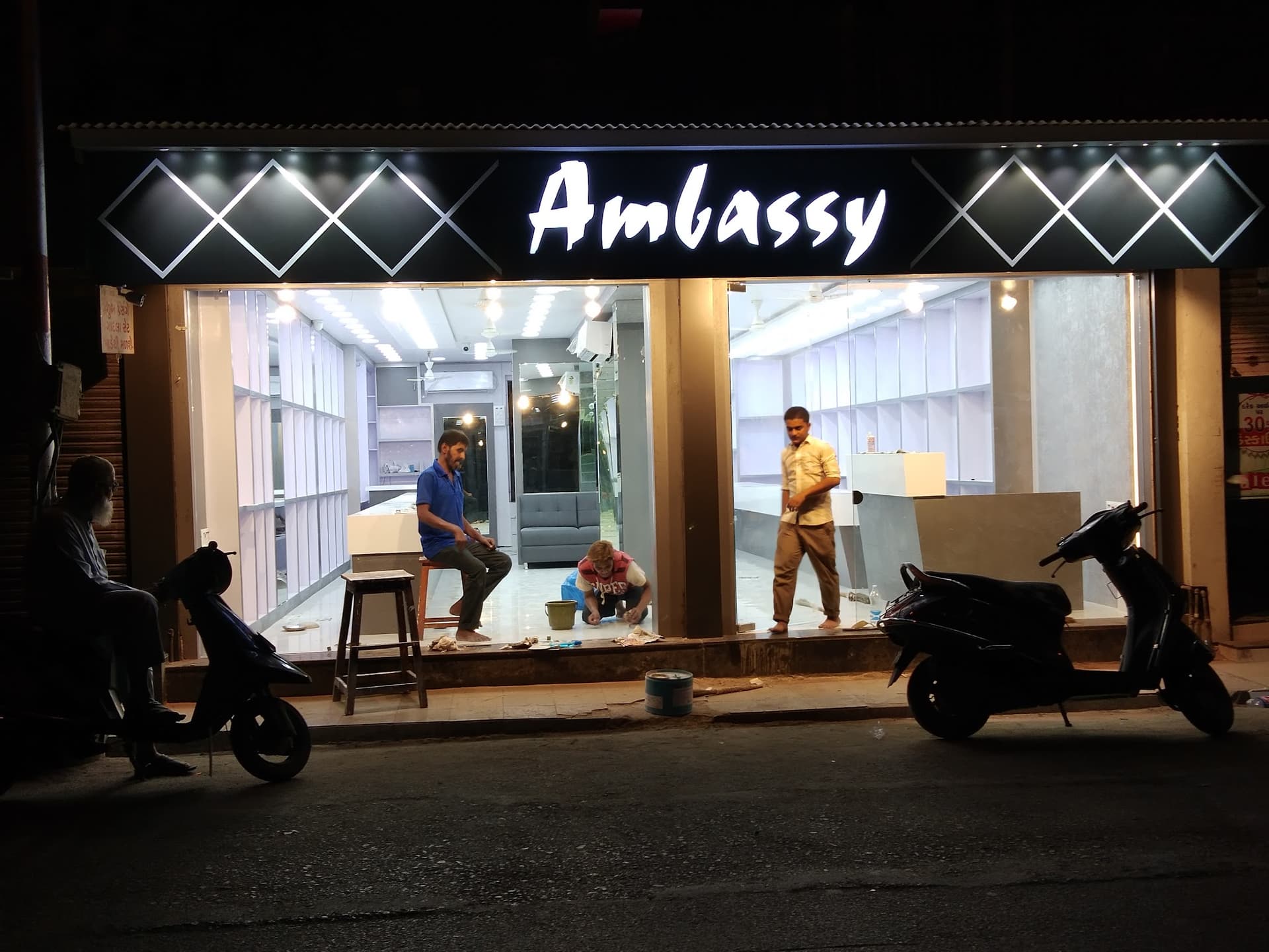 Ambassy tailor& textorium