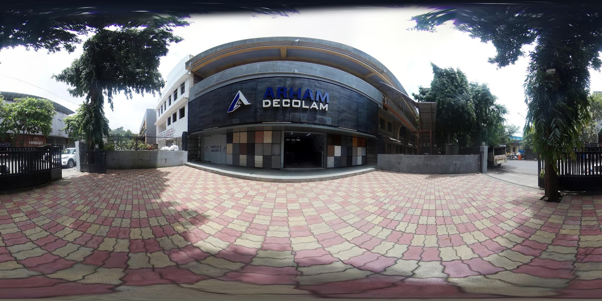 ARHAM DECOLAM