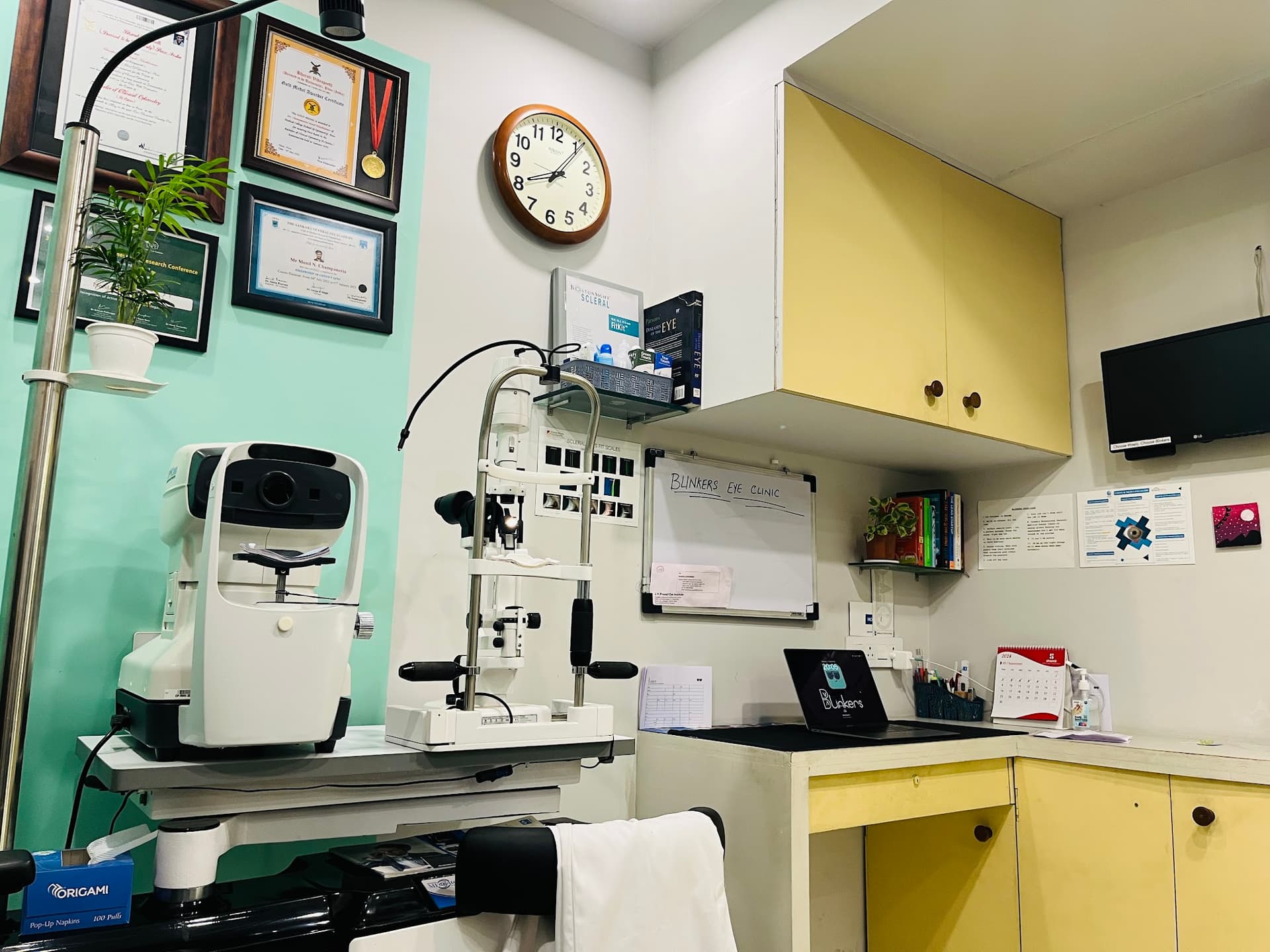 Blinkers Eye Clinic and Optical Showroom