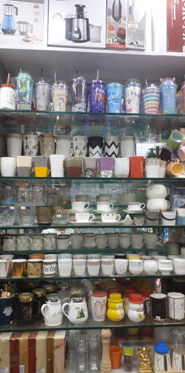 CROCKERY WORLD