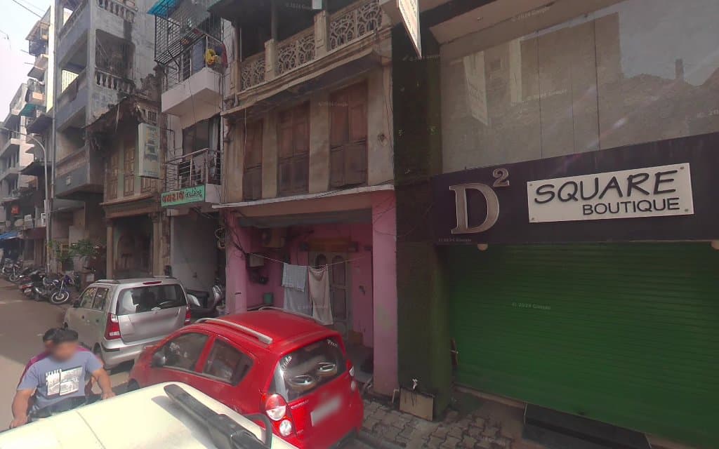 D Square Boutique