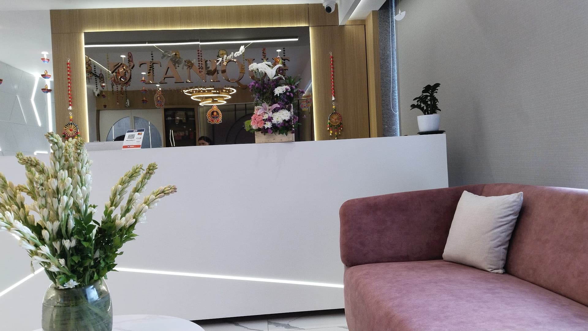 D'Tanique - The Derma Clinic - Vesu