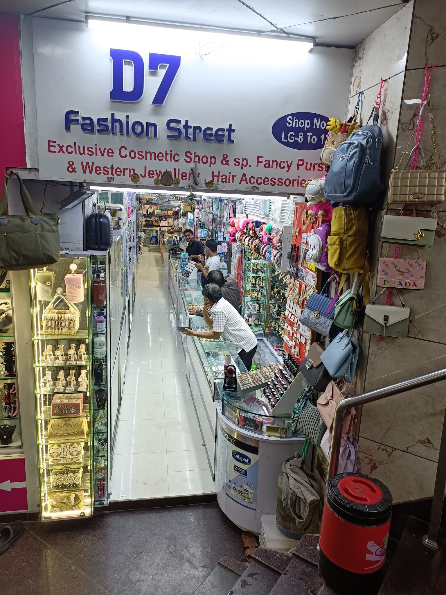 D7 Fashion Street - bag shop in surat