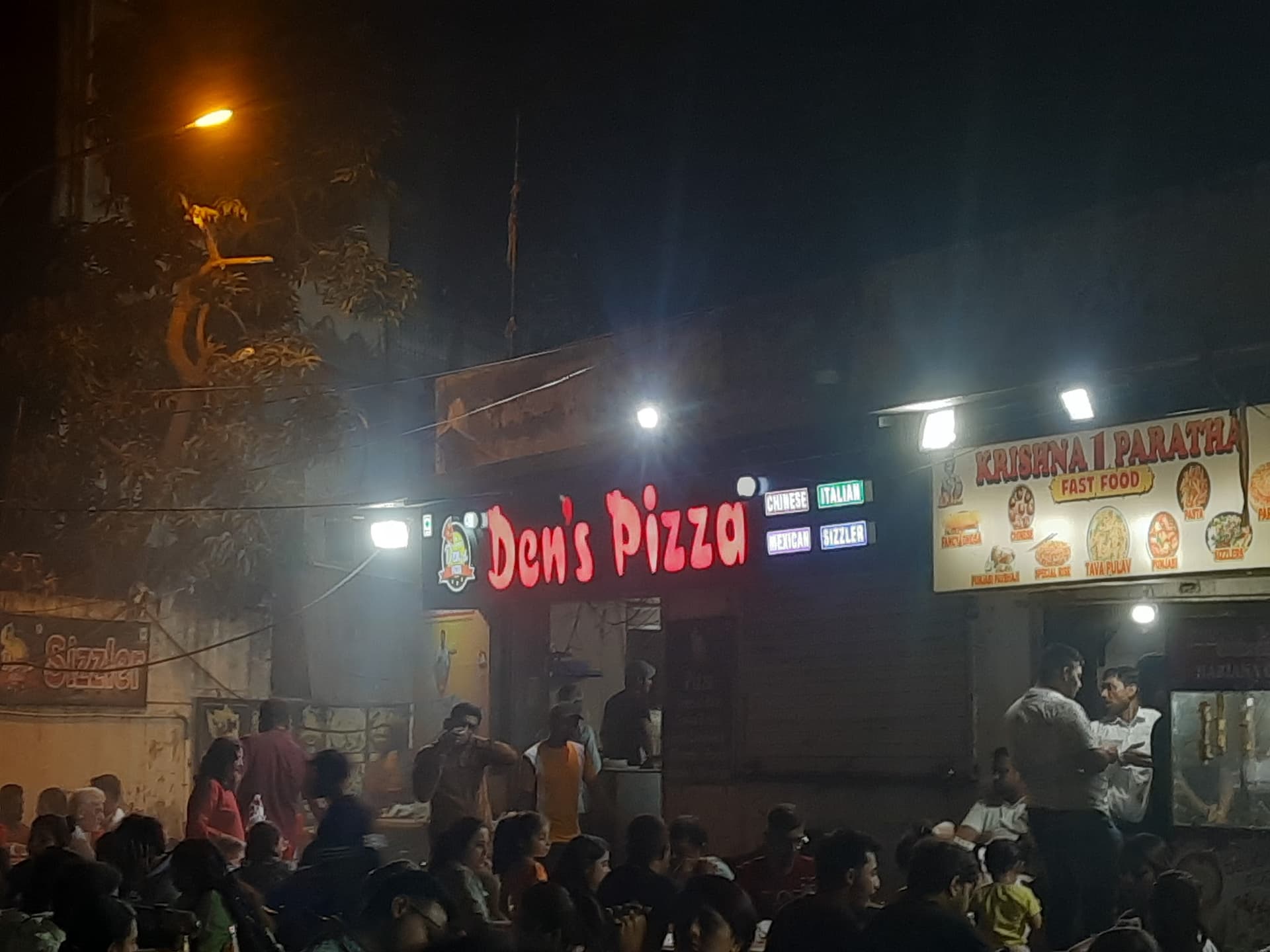 Den's Pizza