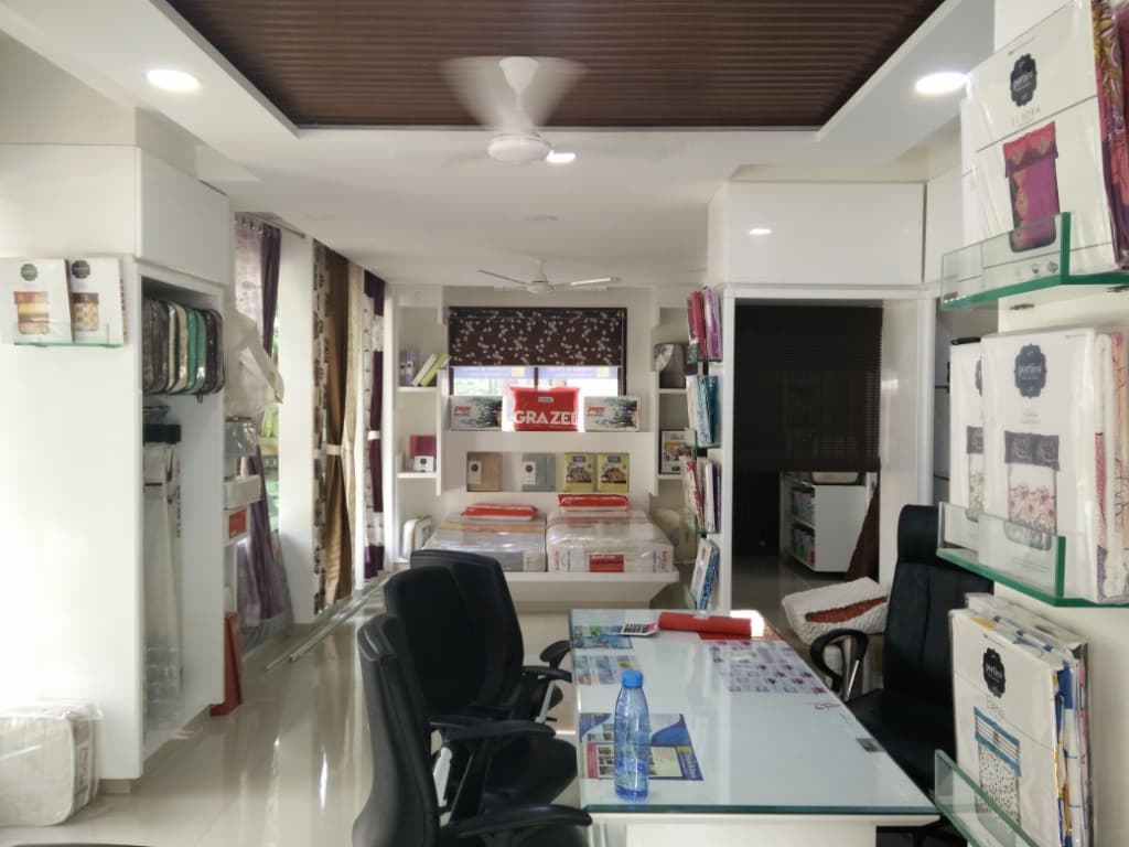 Drapes & Decor