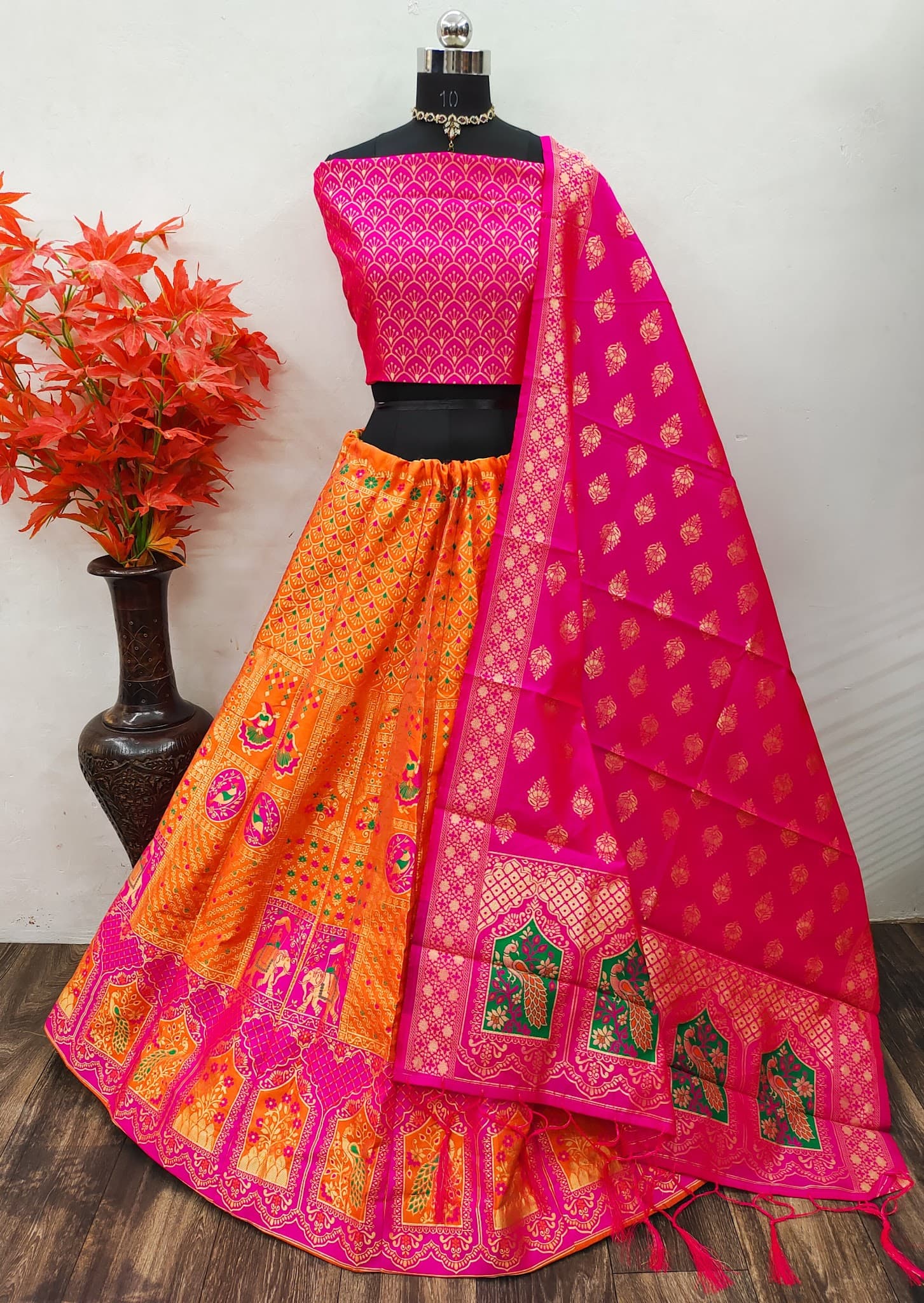 Ethanic Villa - Banarasi Lehenga Manufacturer