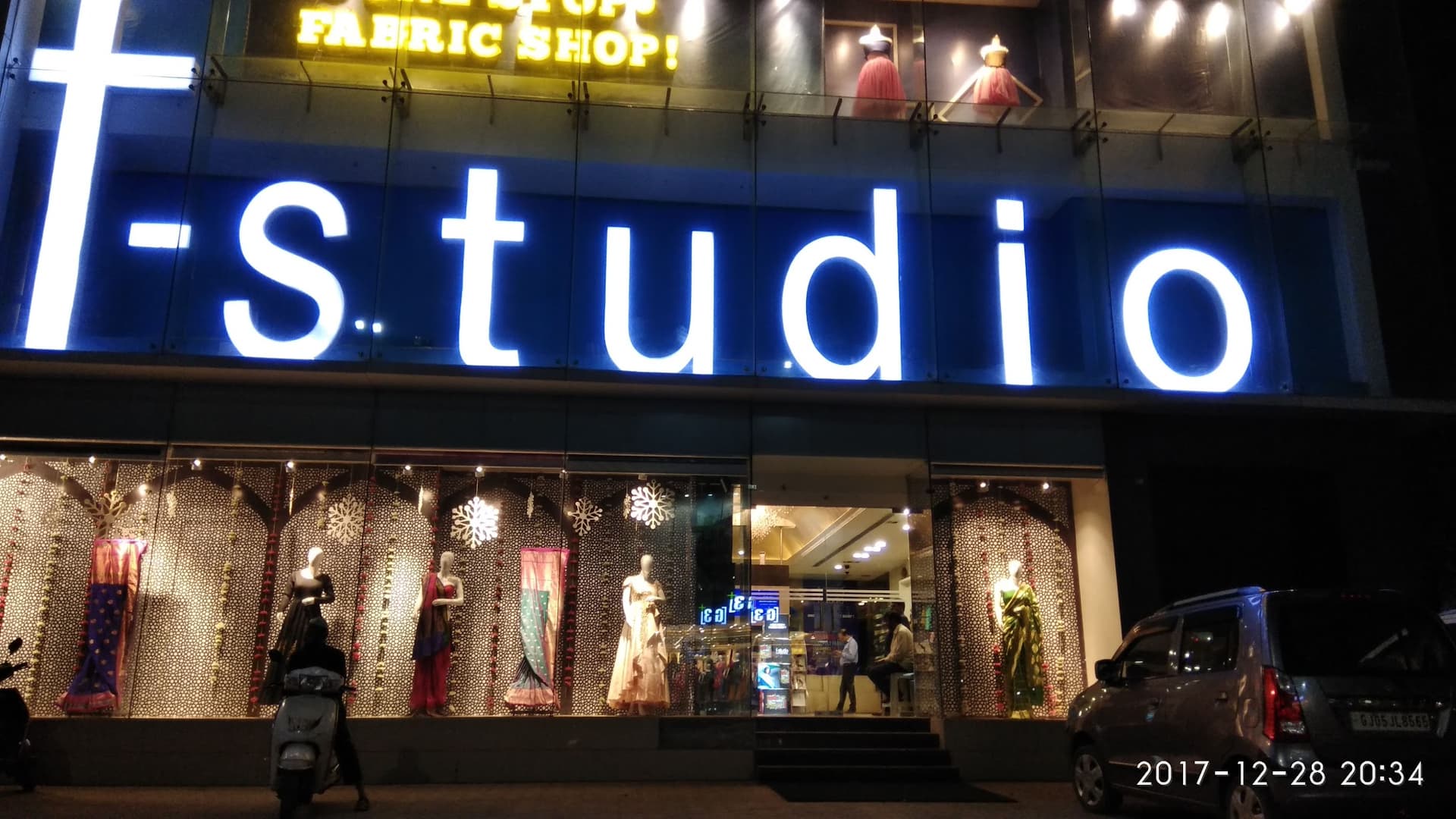 F- Studio Fashion