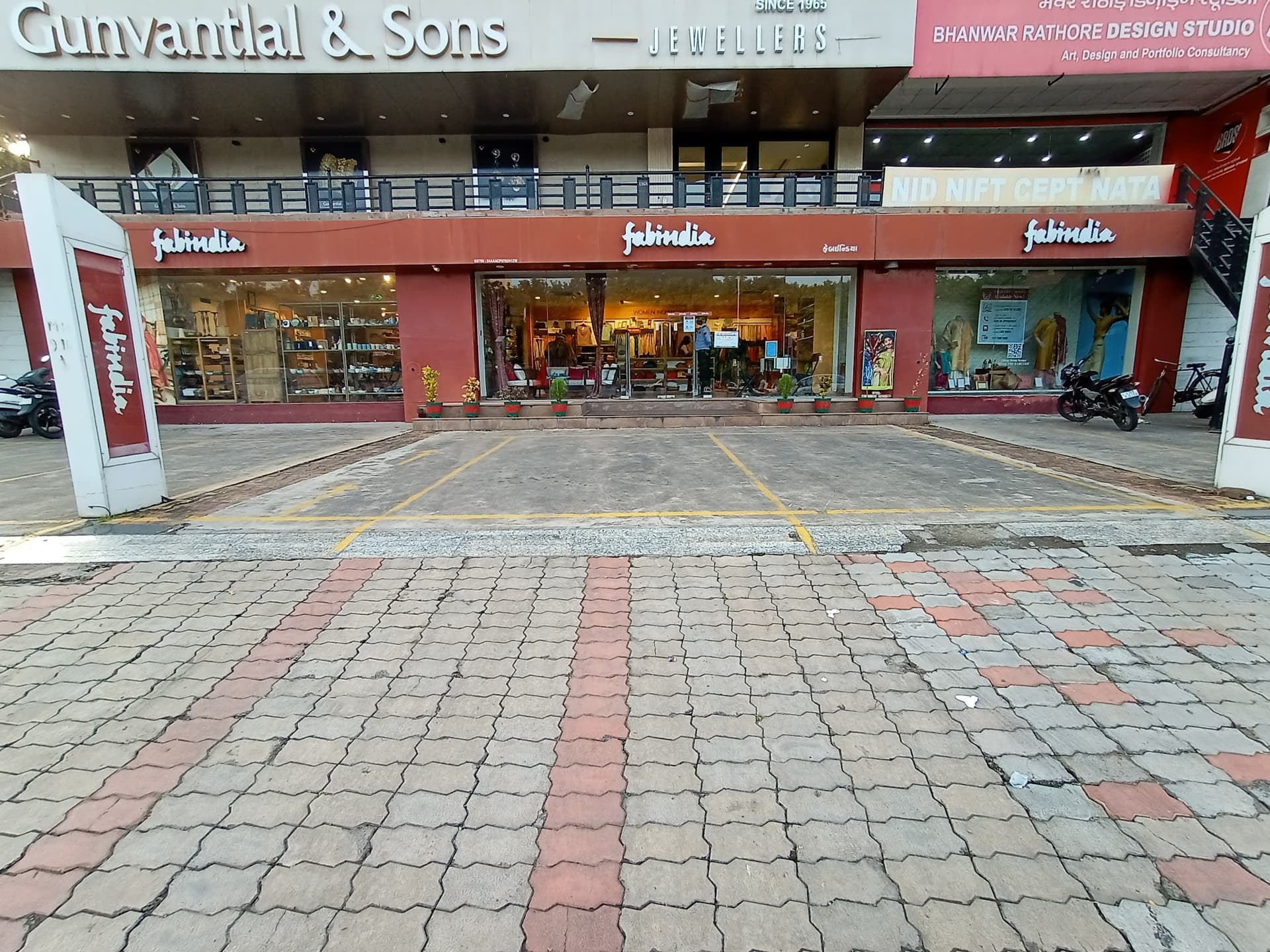 Fabindia Dumas Road Umra Gam