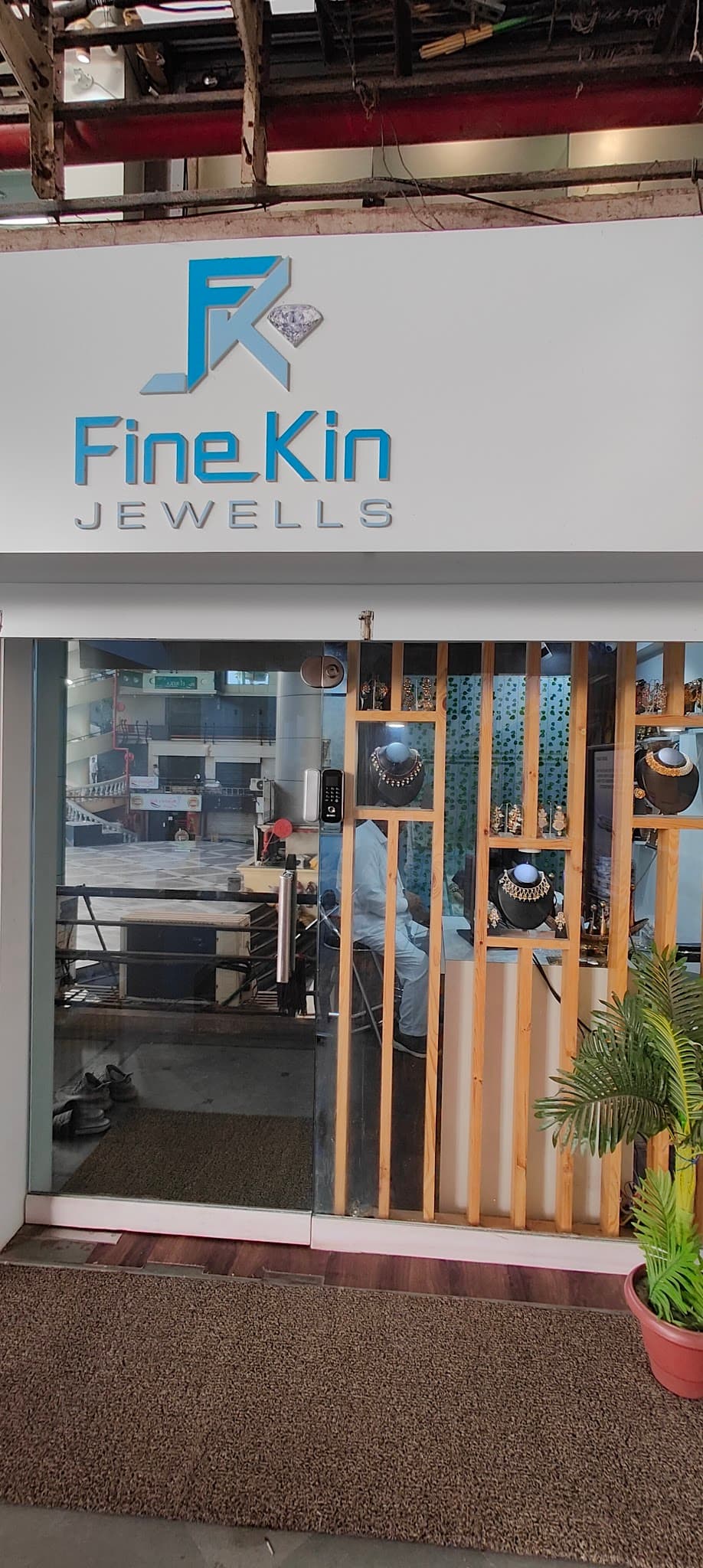 Fine kin jewells