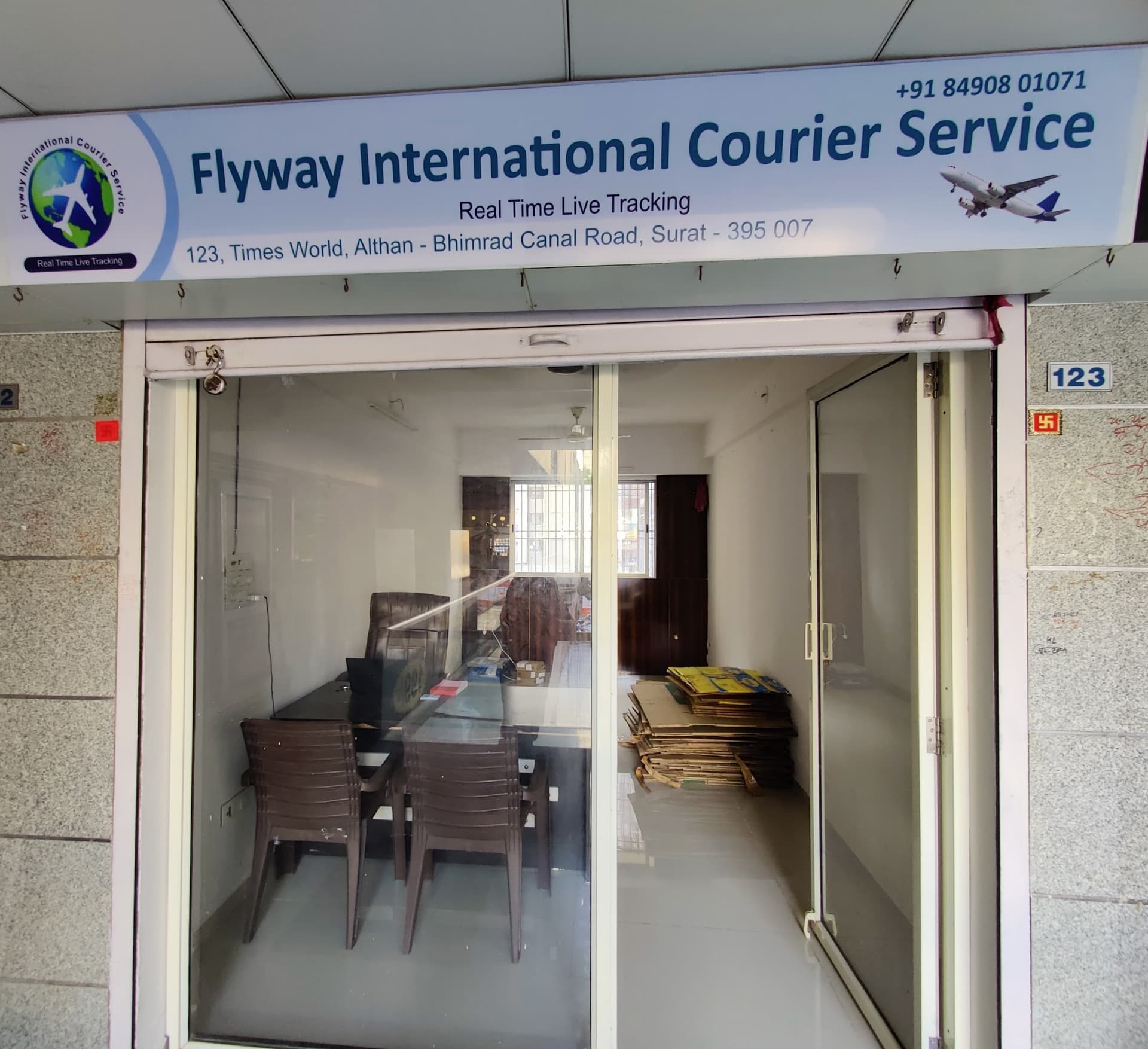 Flyway international courier service
