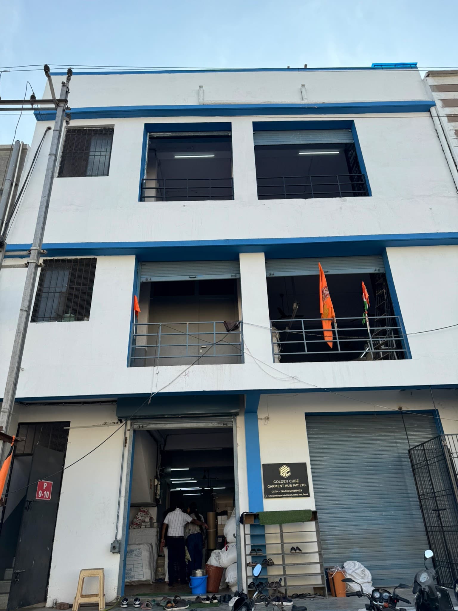 Golden Cube Garment Hub - Best Stitching Unit in Surat