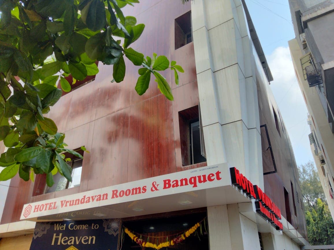 Hotel Vrundavan Rooms & Banquet