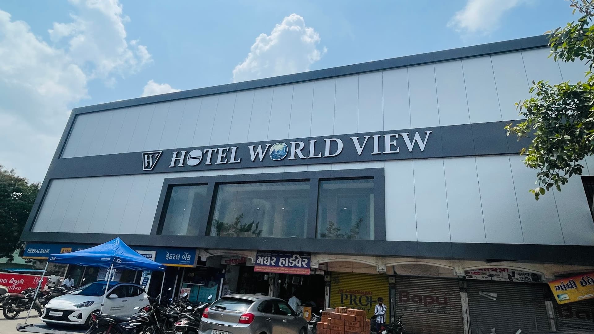 Hotel World View