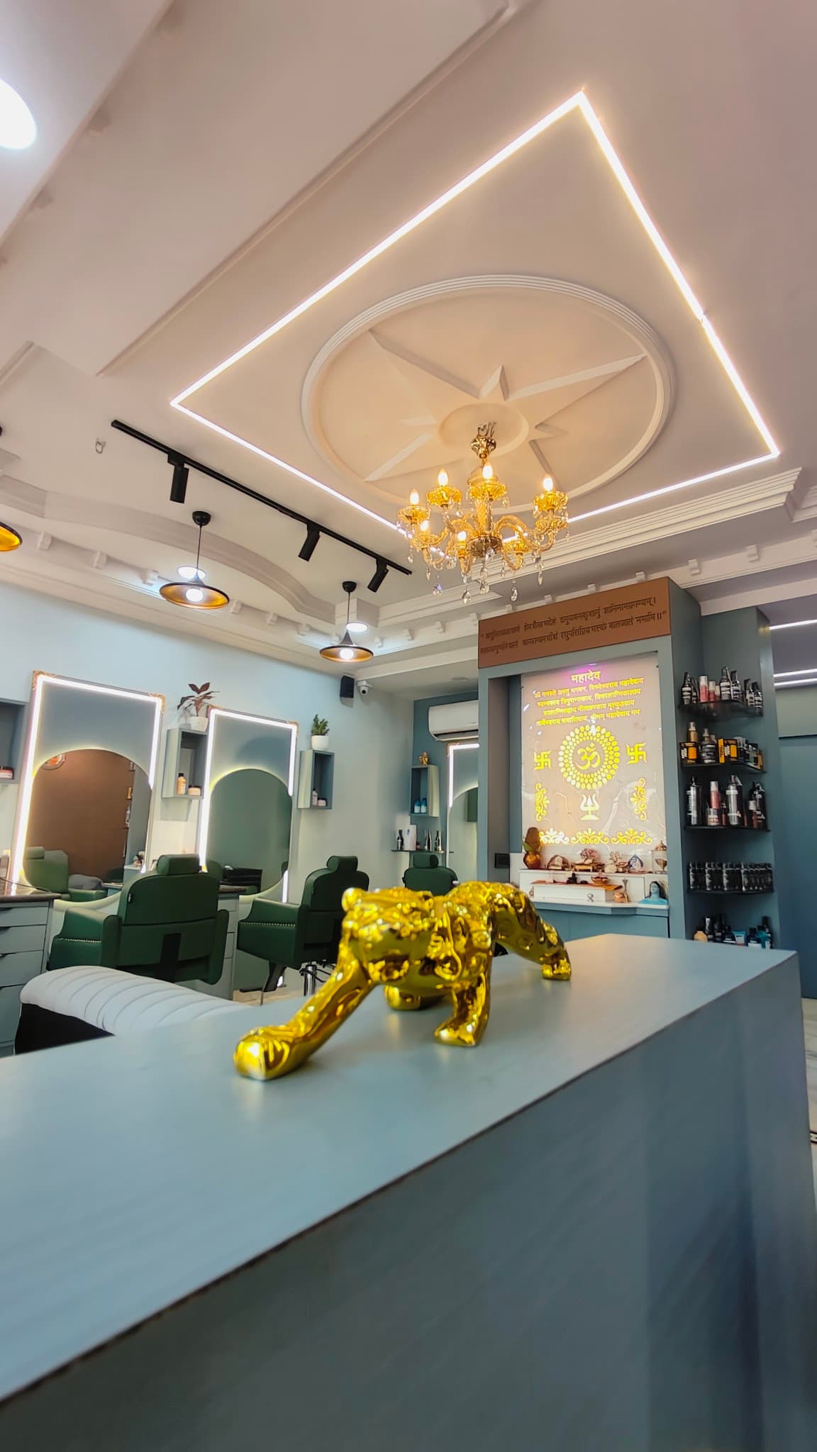 KICKAAS SALON & ACADEMY