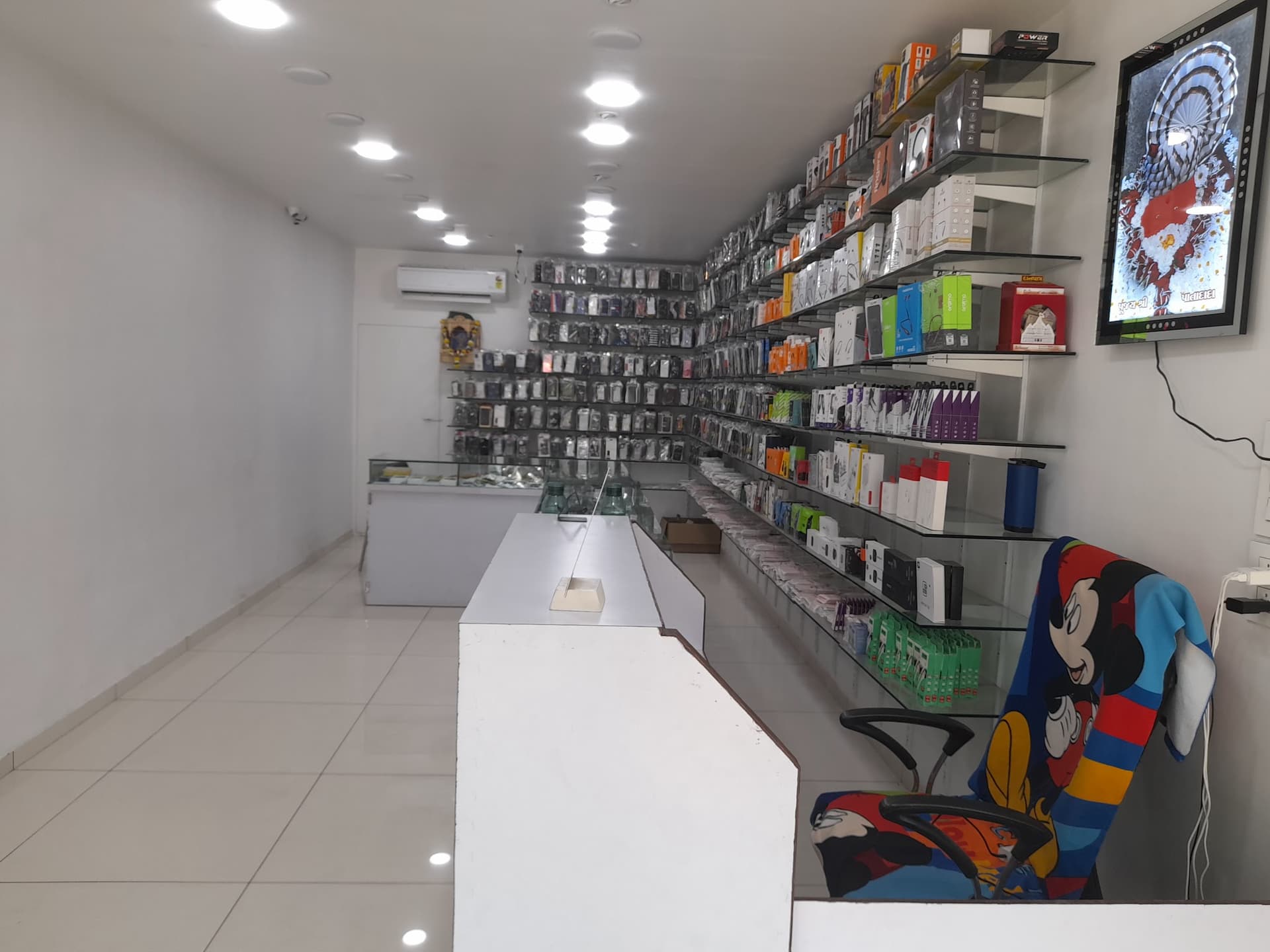 Madhav Cover House and accessories
