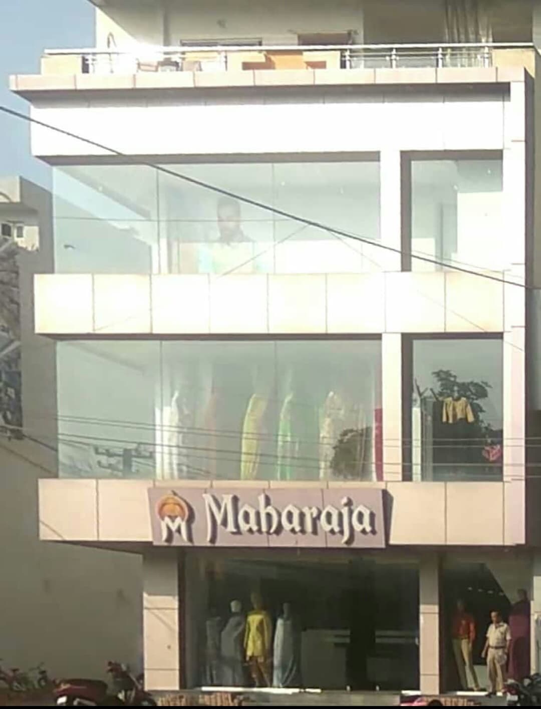 MAHARAJA EXCLUSIVE SHOWROOM