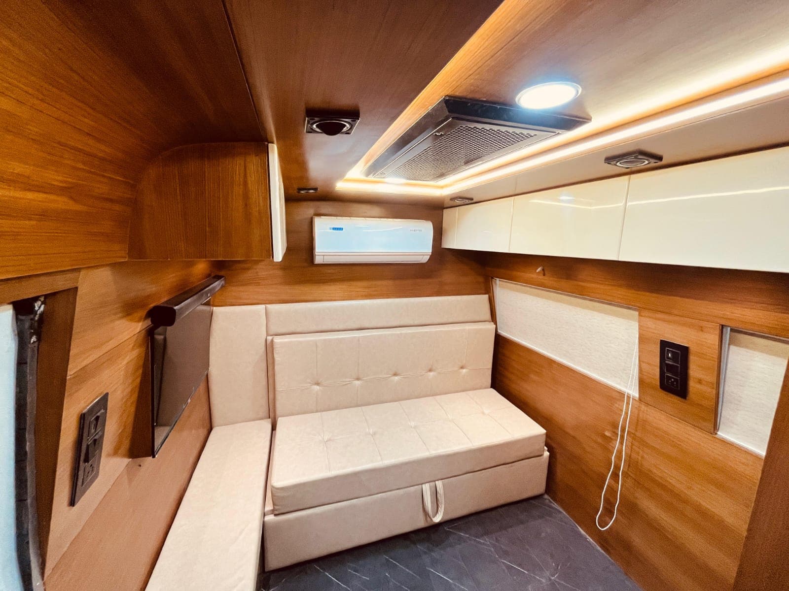 Manjeel Caravan Co.