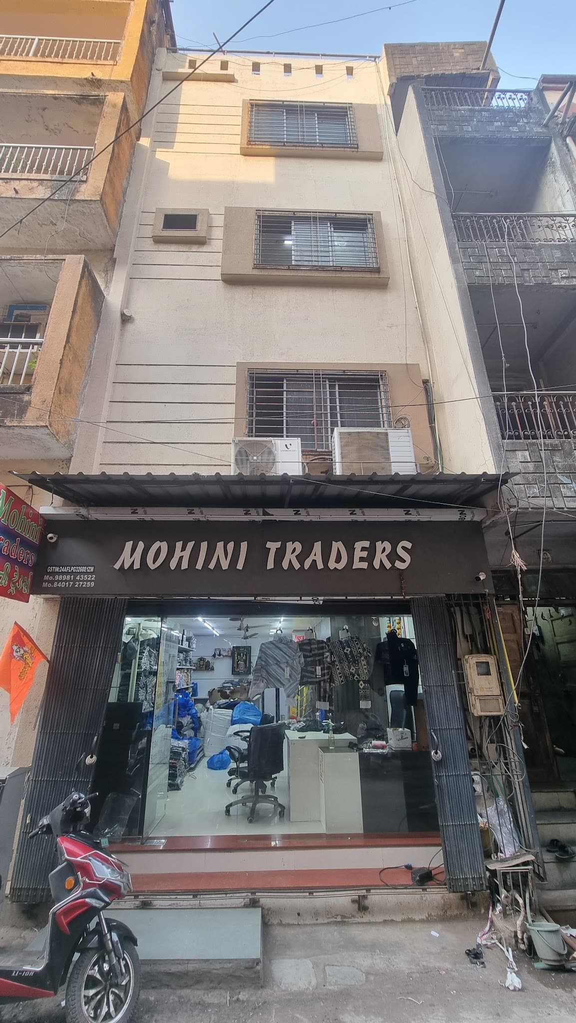 Mohini Traders Mens Manufacturer of Tshirt Trackpants Shirts Jeans