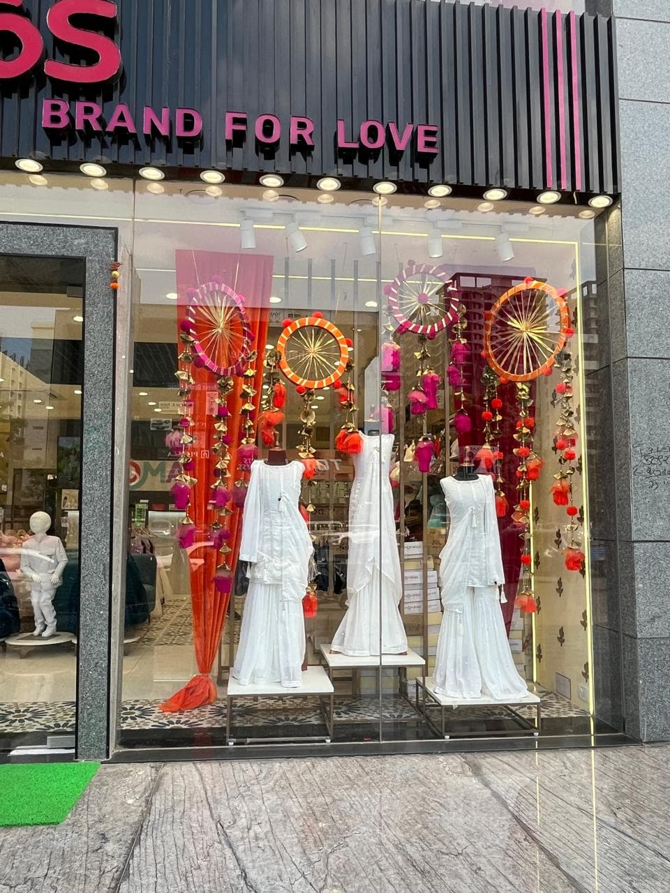 Momatos- Kids Party wear Showroom Surat