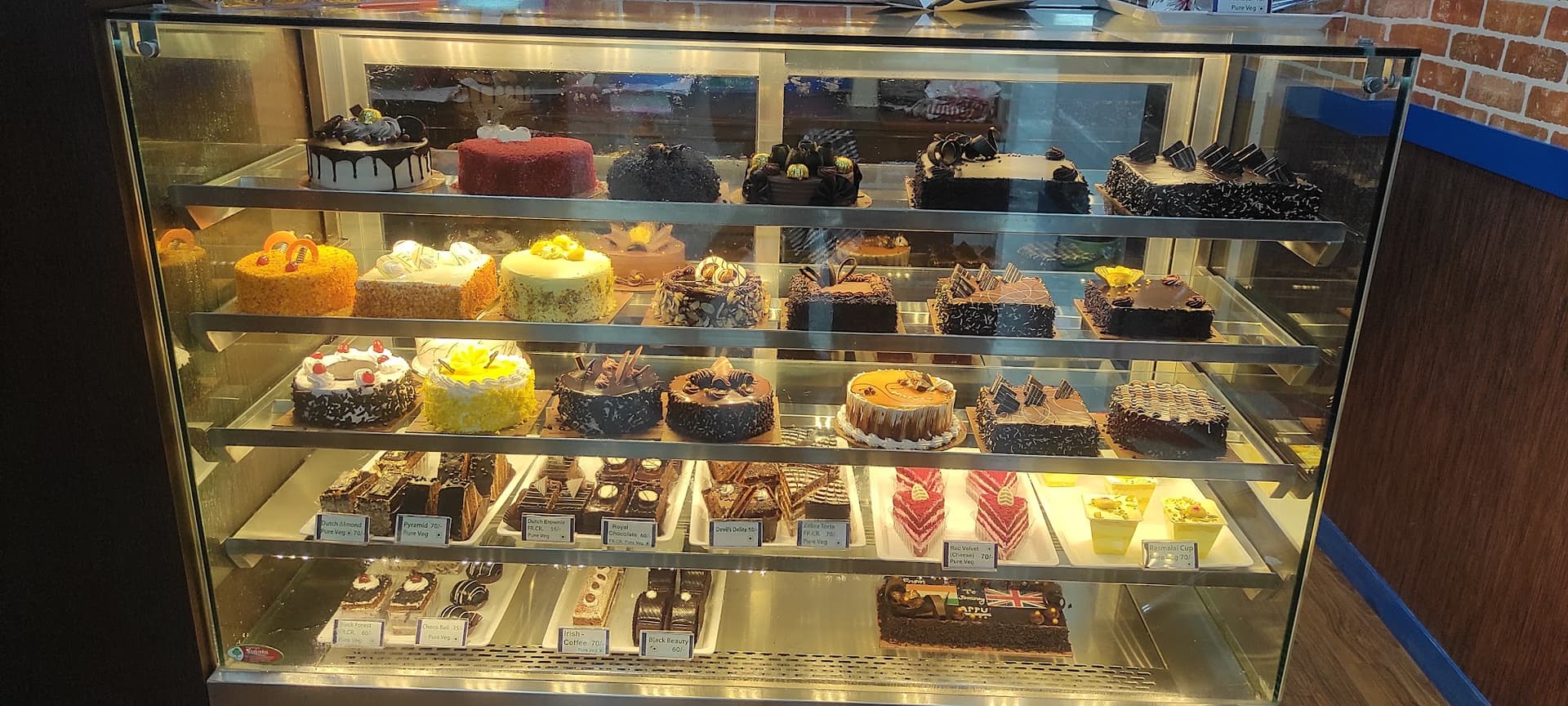Monginis Cake Shop