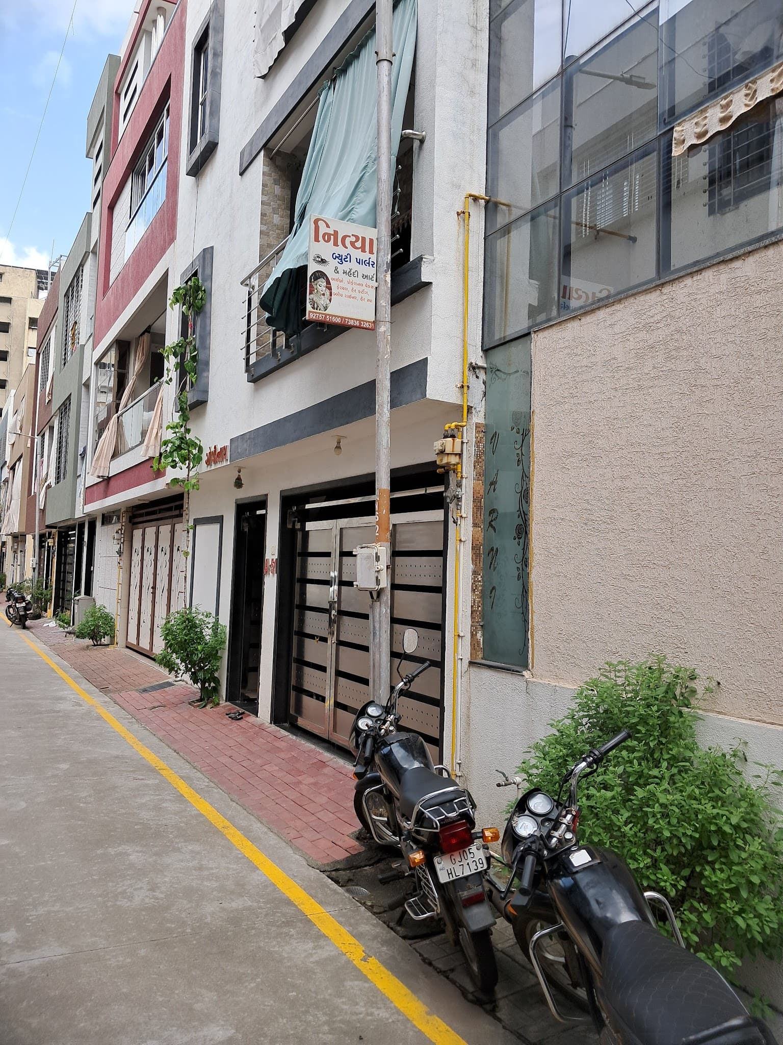 Nitya beauty parlour