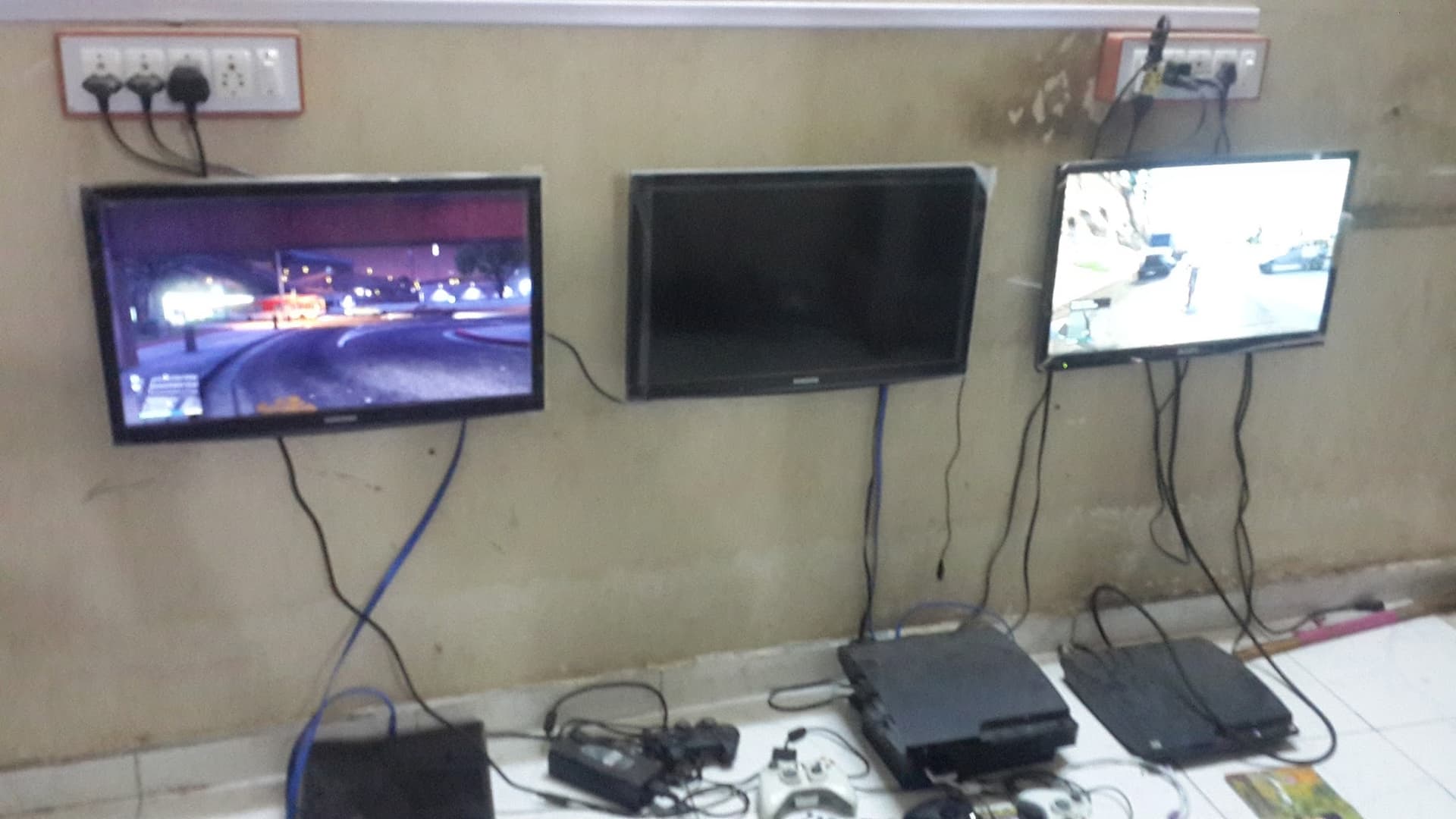 Om Game World