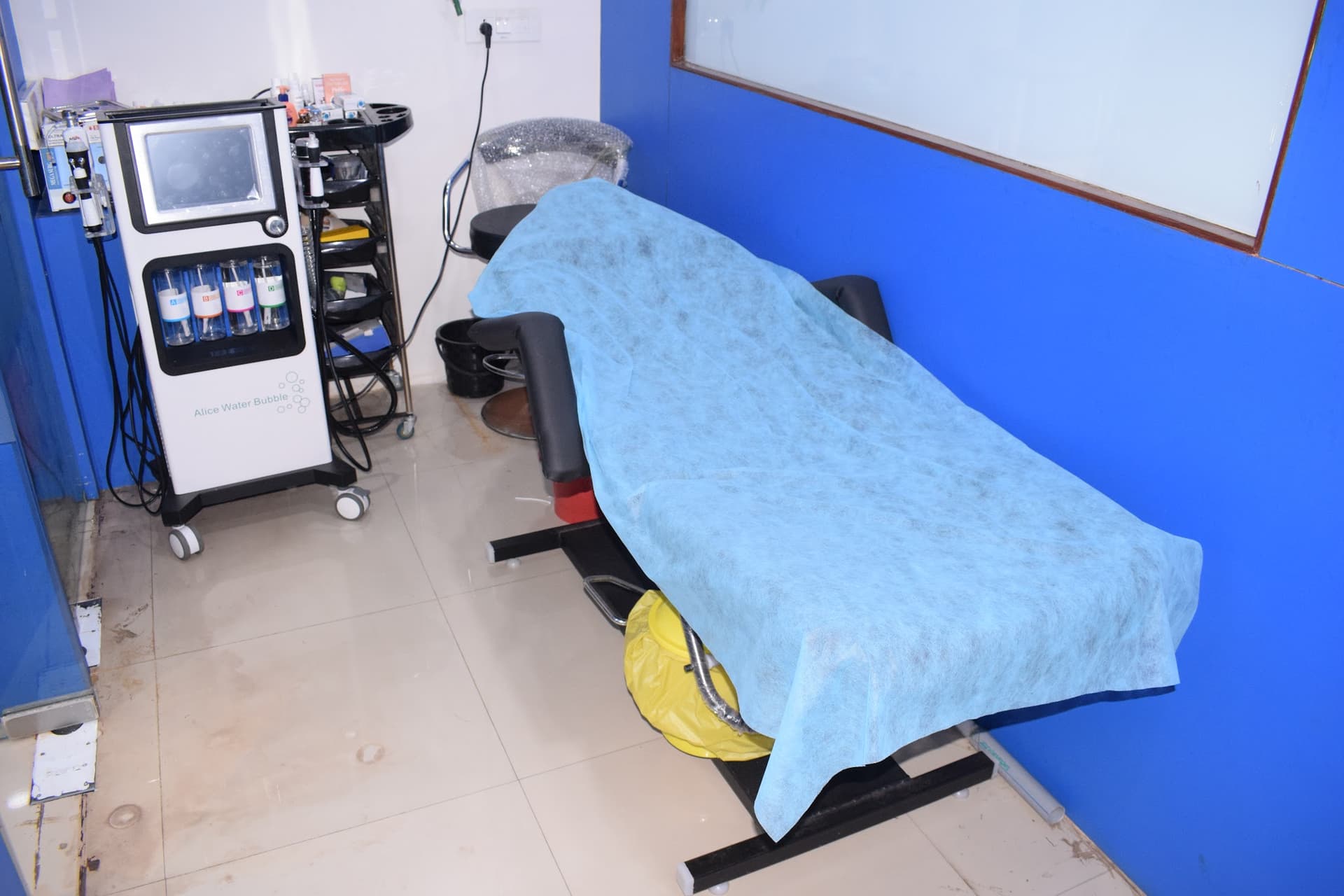 OMKAR SKIN AND DENTAL CARE - Best Skin Care Center Skin Specialist Hair And Nail Treatment Cosmetologist In Bardoli