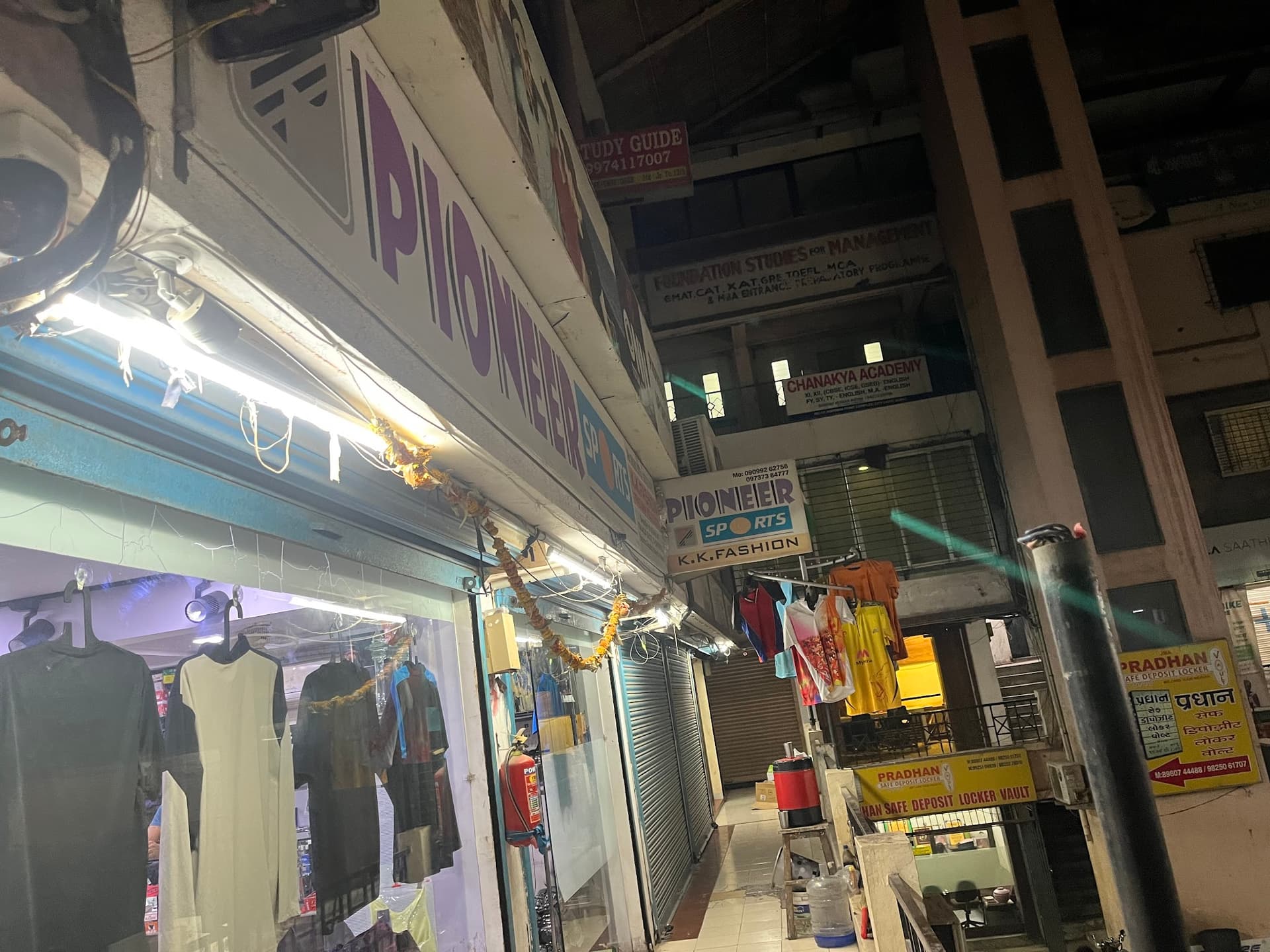 Pioneer Sports Nariman Shopping Center