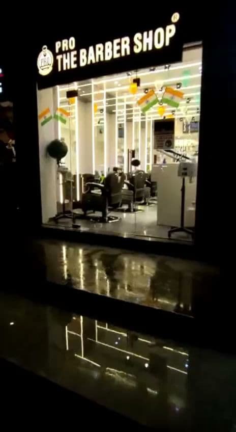 PRO The Barber Shop - Best Man Salon In Adajan