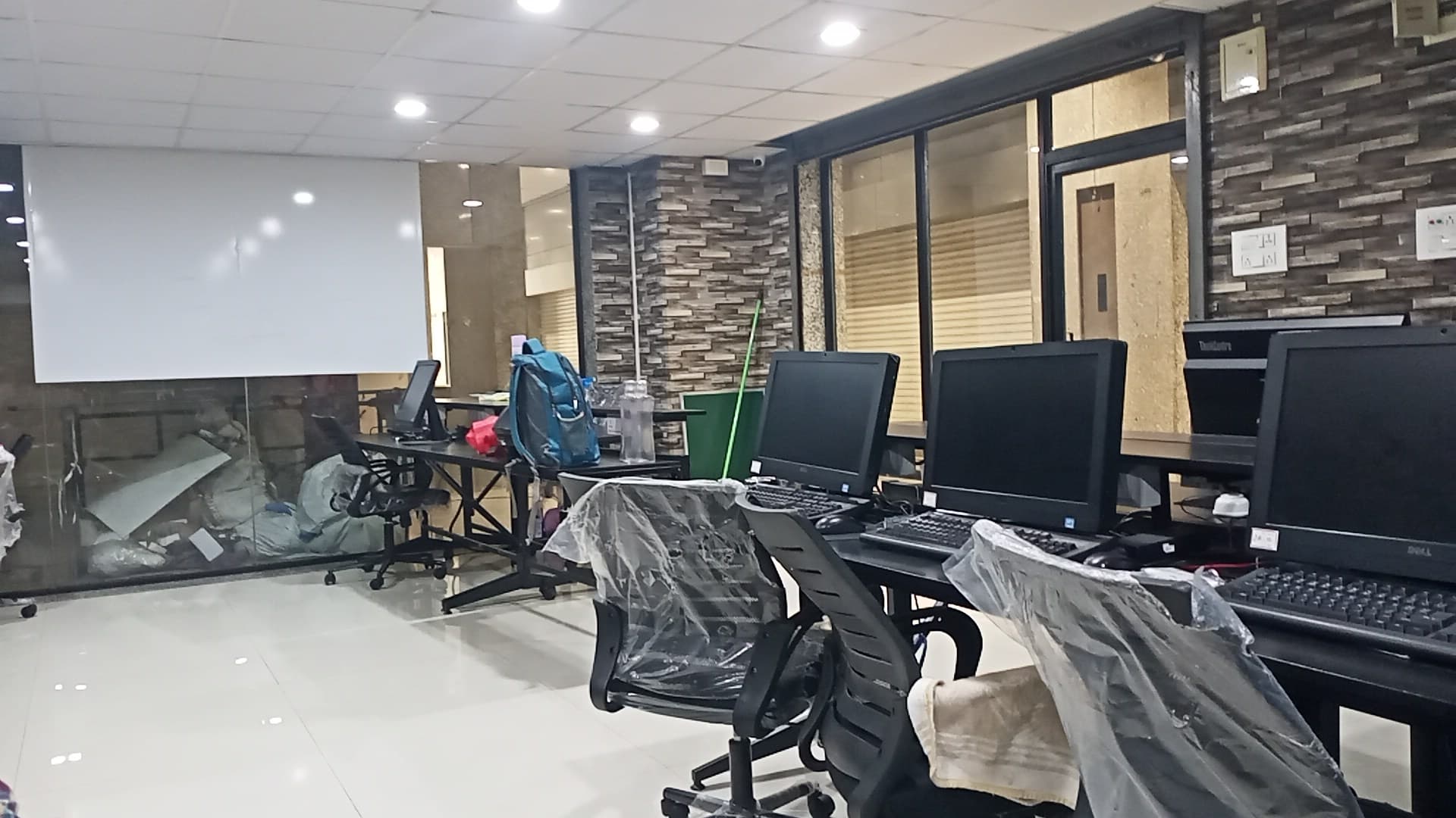 Prop Desk | Delta Trading Desk | Delta Hedging Course | Surat | India | Delta Hub
