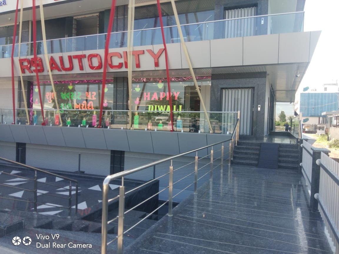 R9 Auto City - TVS Honda Hero Bajaj Yamaha