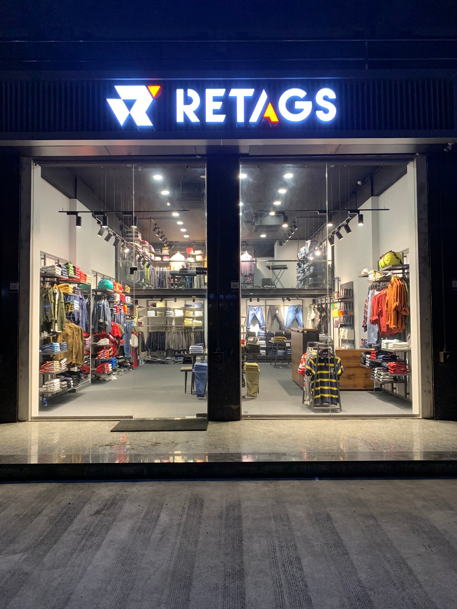 RETAGS CLOTHING CO.