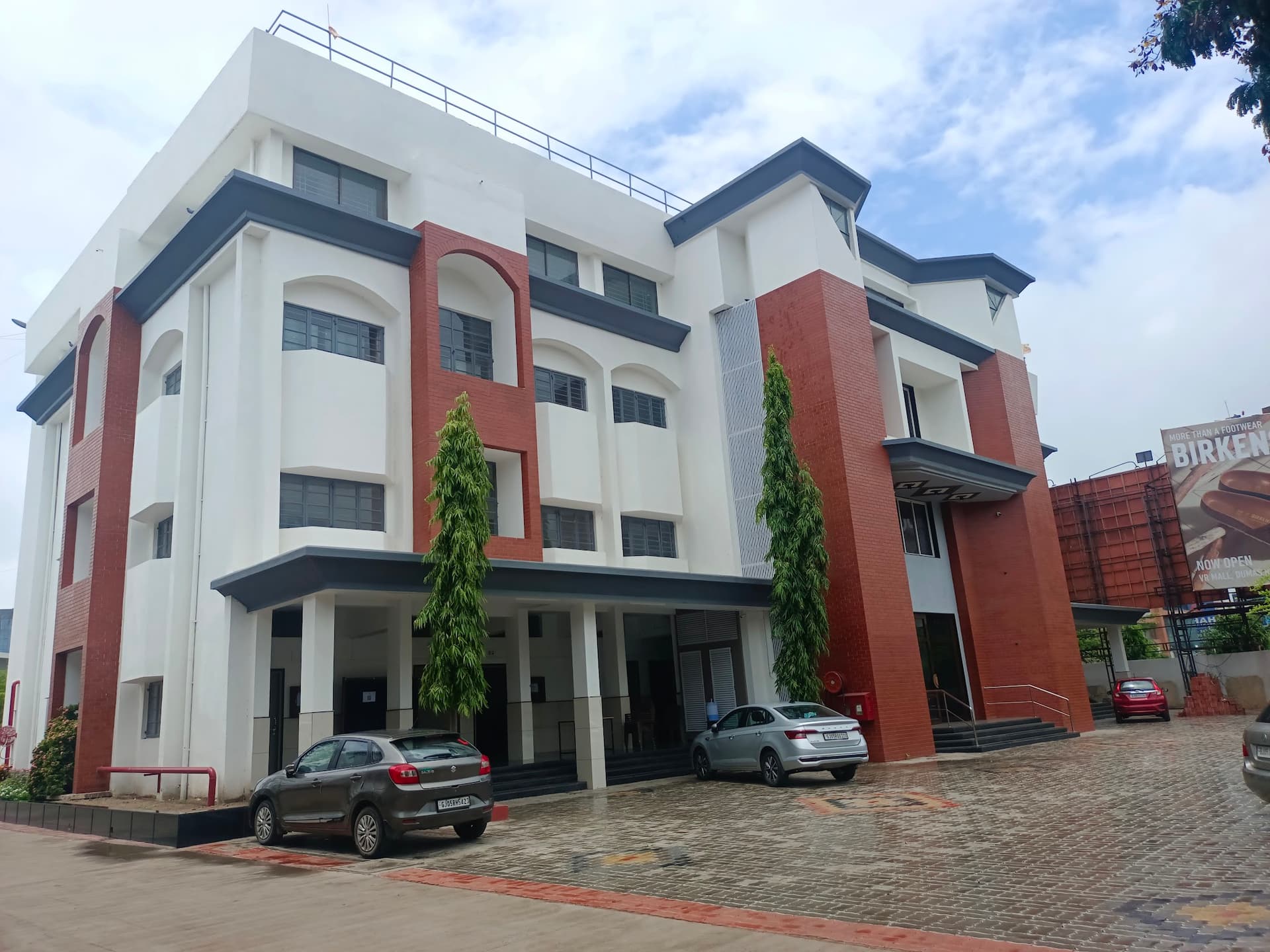 Sascma English Medium Commerce College