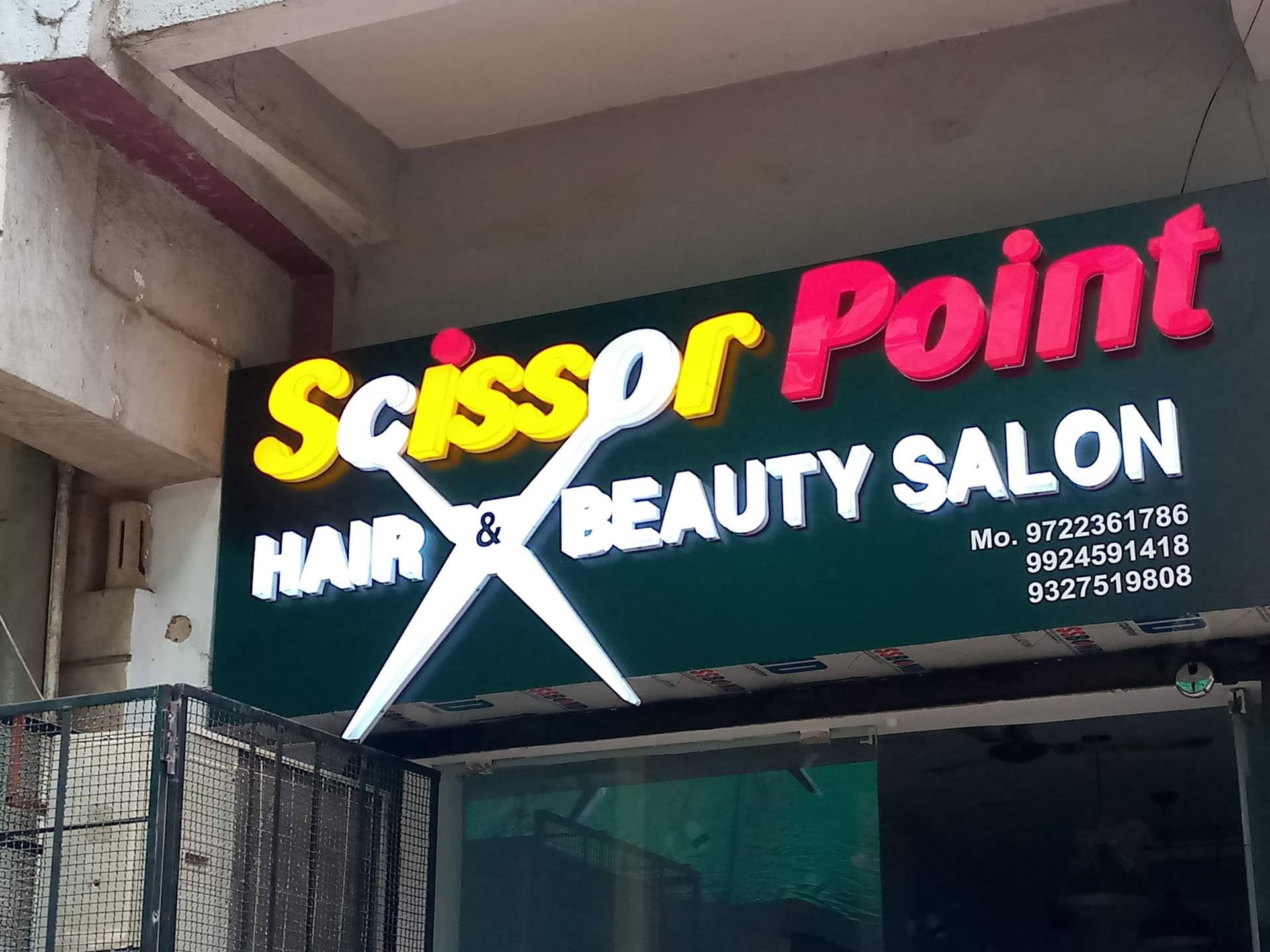 Scissor point hair & beauty salon