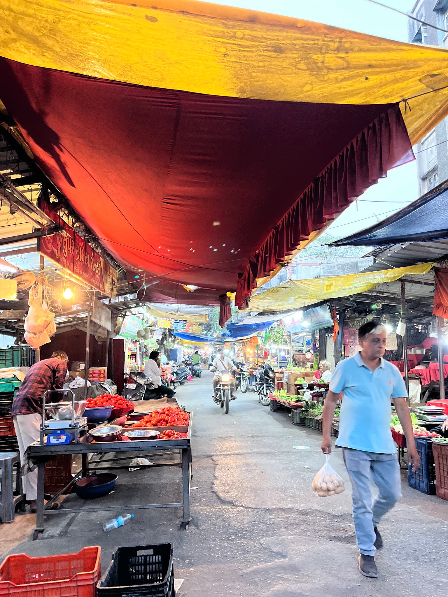 Shaak Market