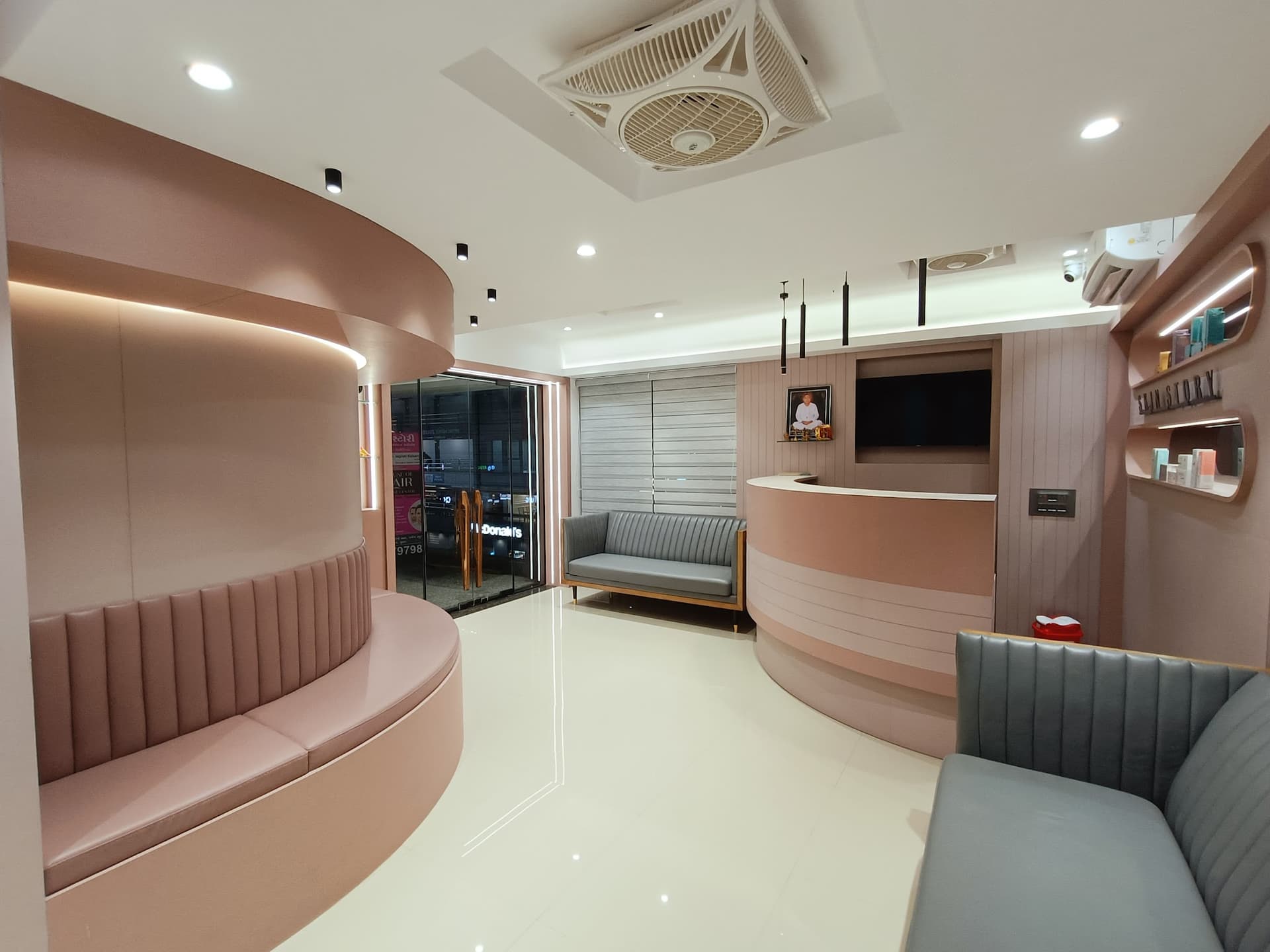 Skiin Story - Advance Hair Transplant Clinic