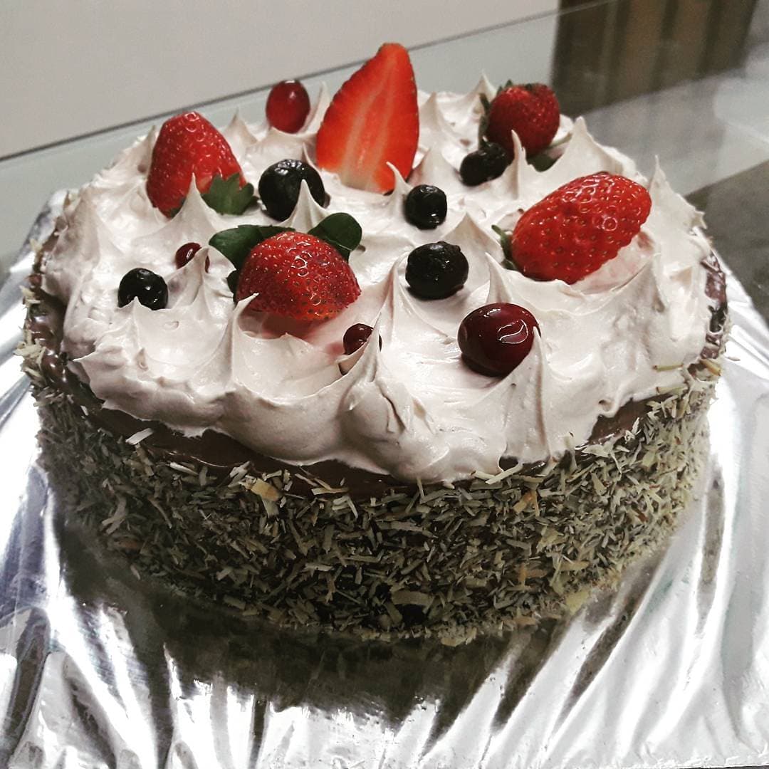 Supriya's Custom Cakes & Desserts
