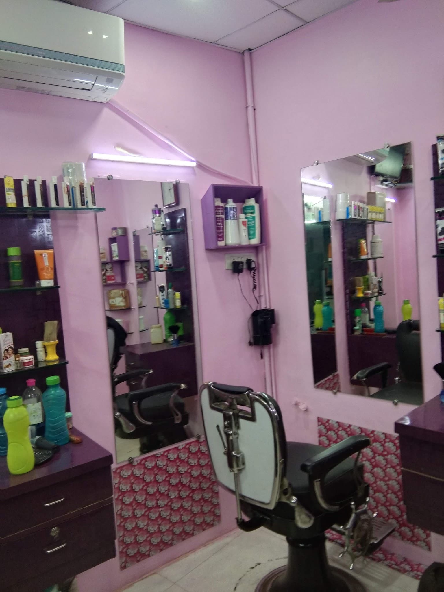 Taj Hairdressers