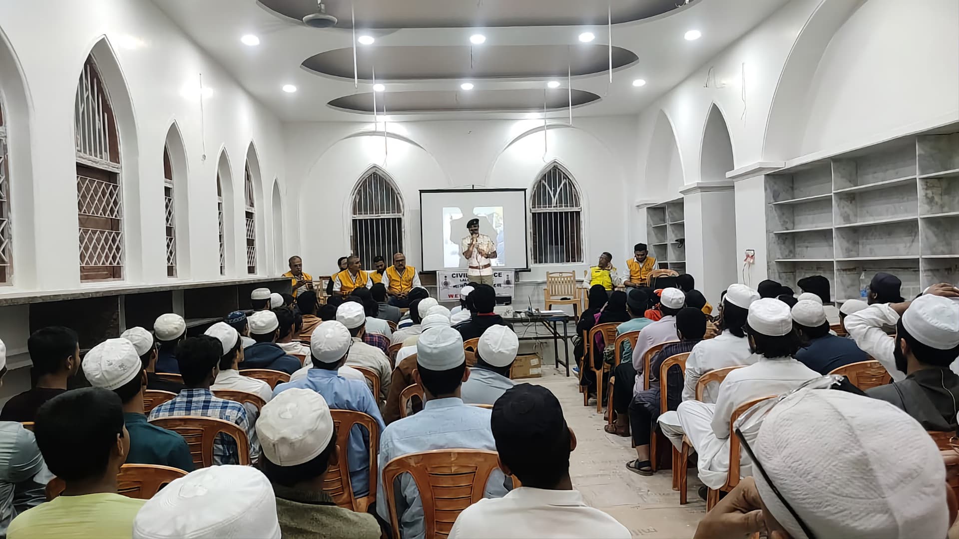 The Qamar Free Library