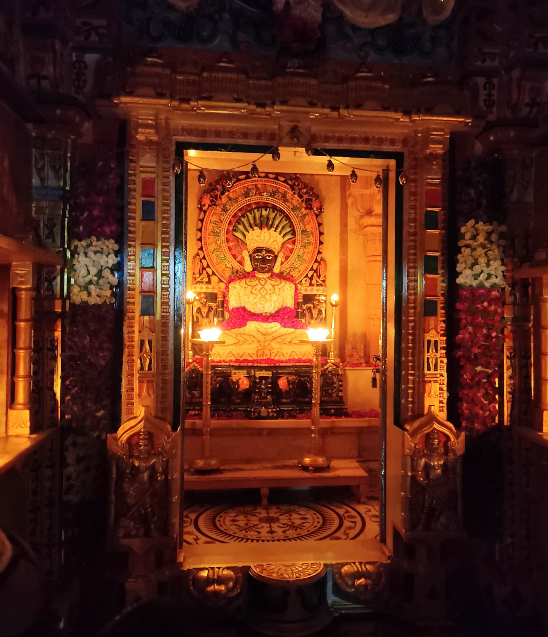 Trikamnagar Shree Shankheshwer Pashvanath Jain Derasar