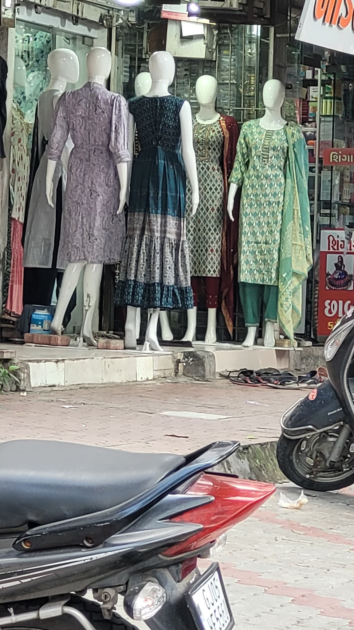 Tulsi Row House Vadi