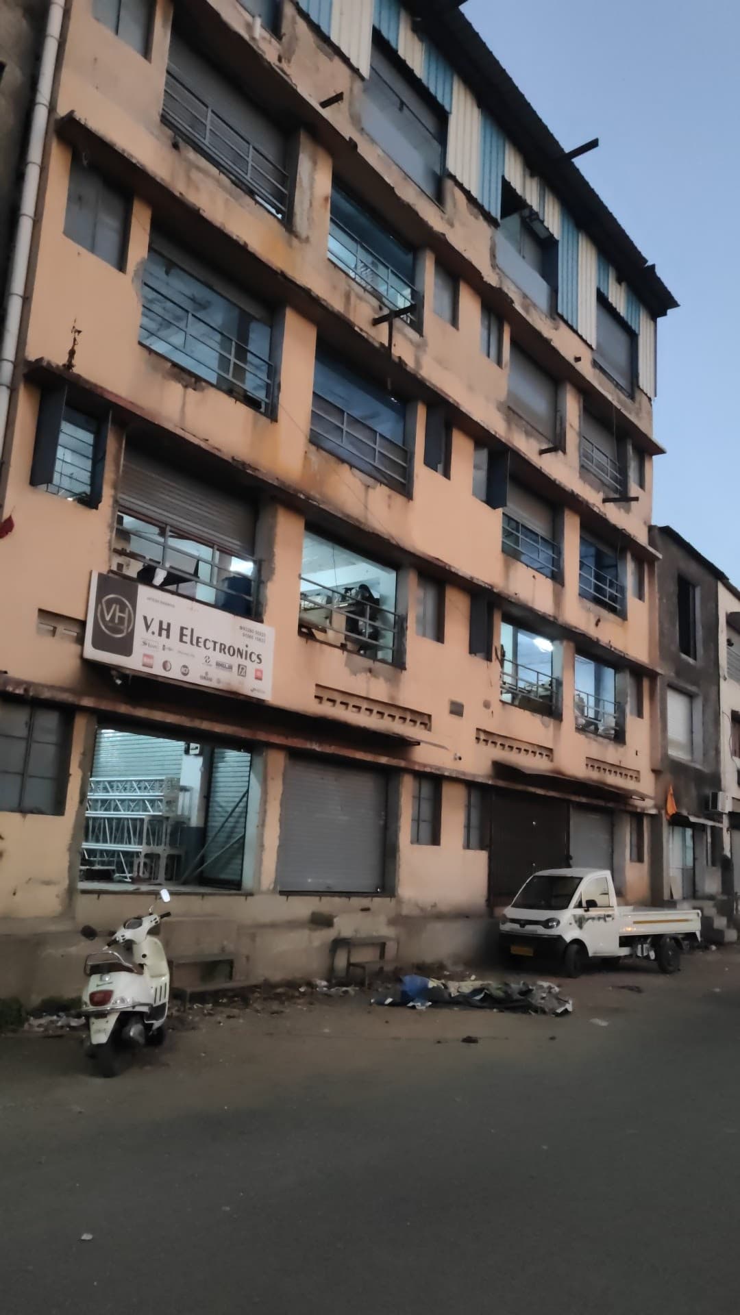 VH Electronics