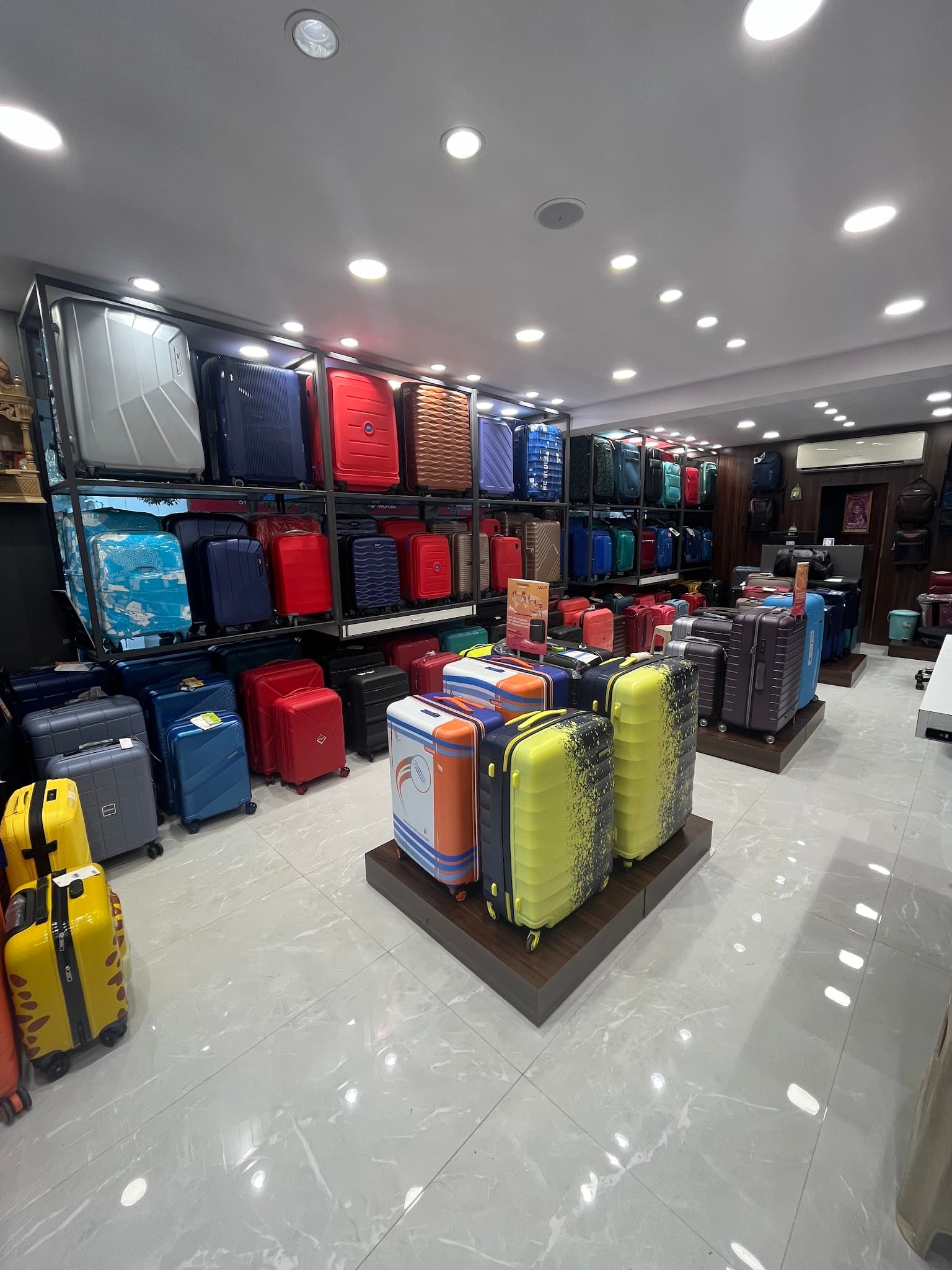 VIP WORLD HIRA TRADERS