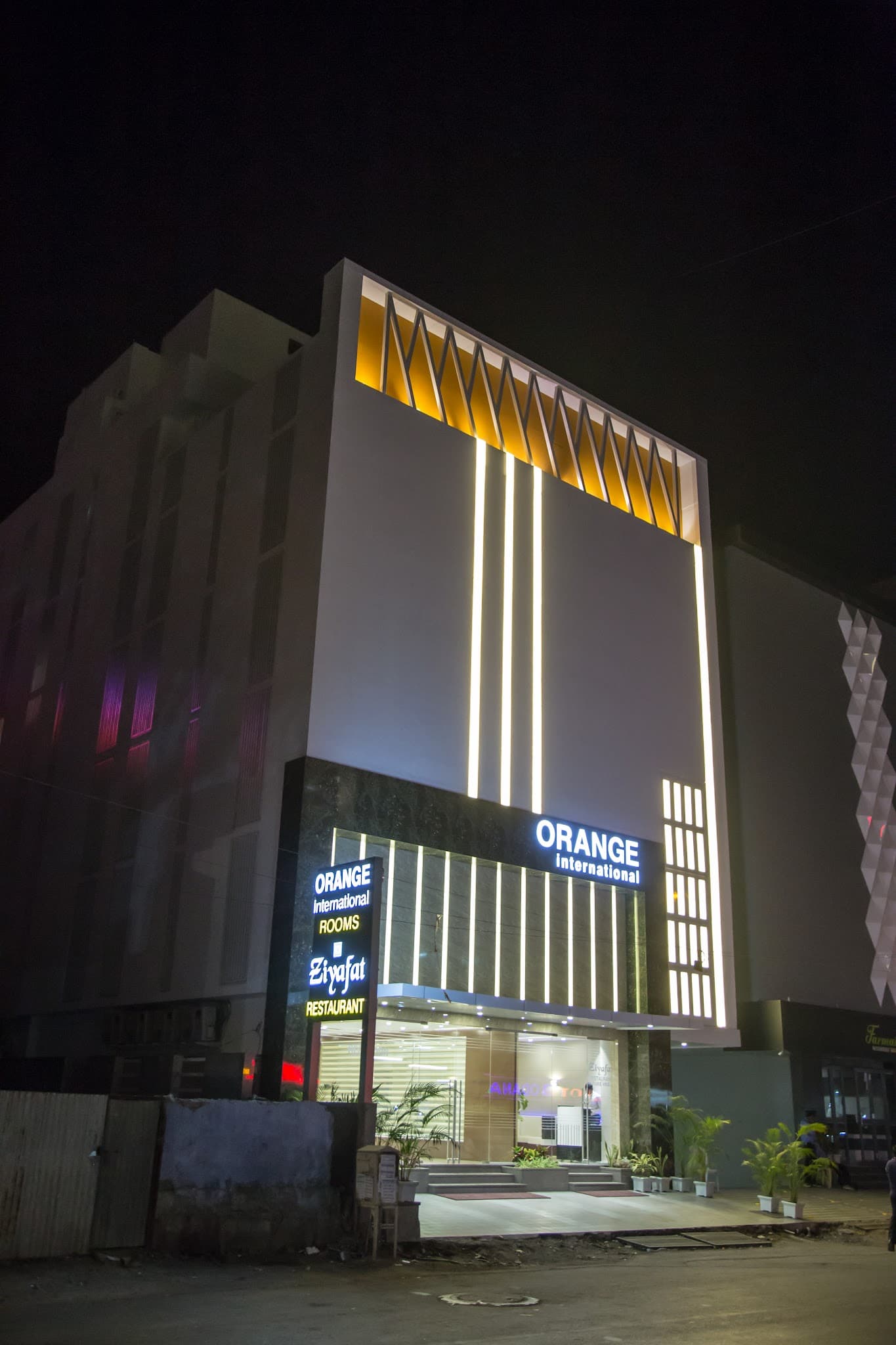 Ziyafat Restaurant & Crystal Banquet Hall