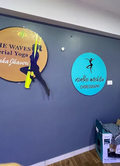 THE WAVES AERIAL YOGA
